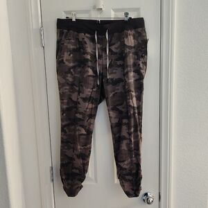 Torrid Happy Camper Ripstop Camo Pants Size 12 NWT
